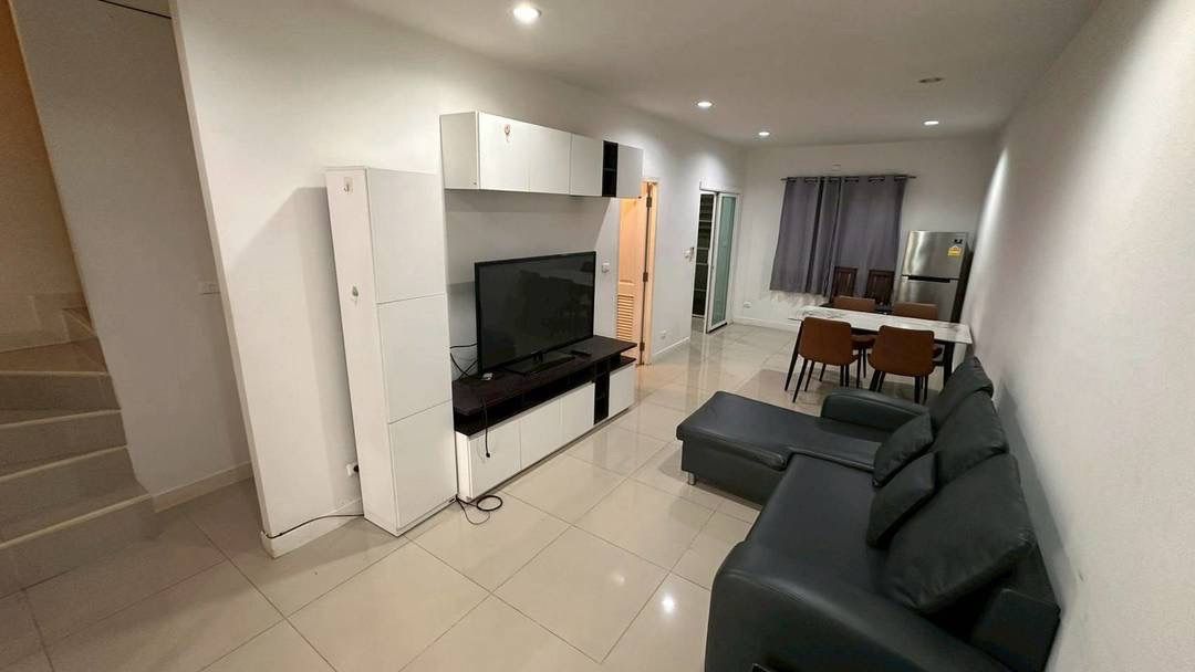 2 Bedroom Townhouse For Rent At The Urbana 4