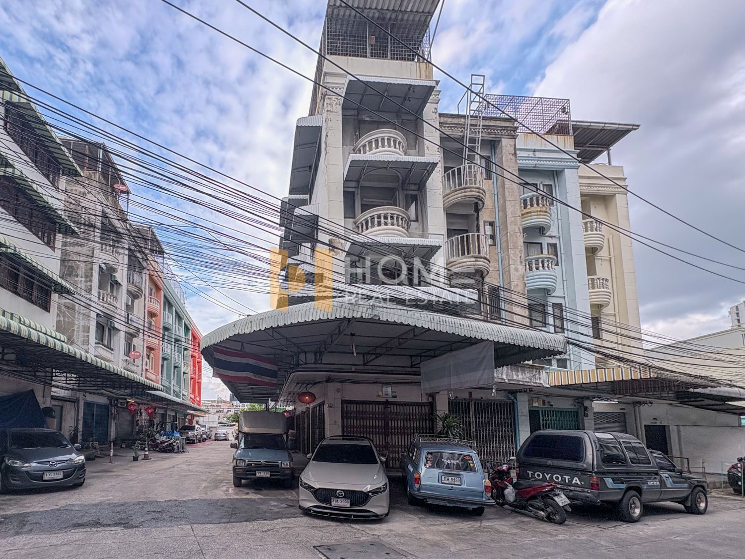 4 Bedrooms Shophouse for sale In Rong Mueang Bangkok