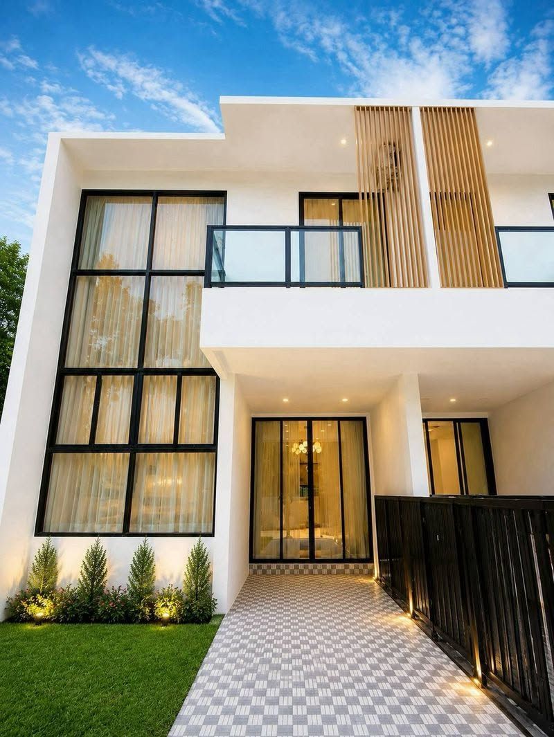 4 Bedroom House For Rent In Na Kluea, Chon Buri