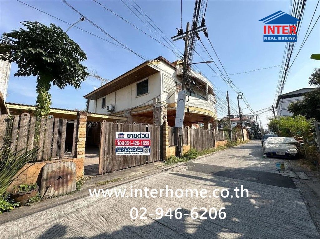 4 Bedrooms House for rent In Phlapphla Bangkok