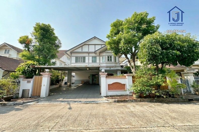 6 Bedrooms House for sale In Laddarom Ekkamai Ramintra Lat Phrao Bangkok