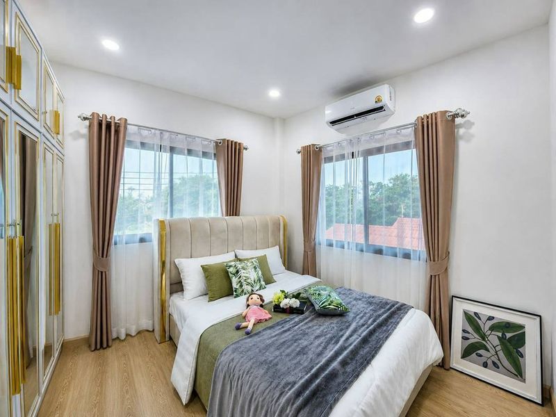 4 Bedroom House For Rent In Na Kluea, Chon Buri