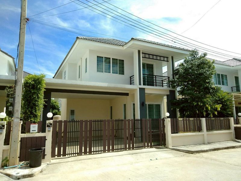 3 Bedroom House For Rent At The Flow