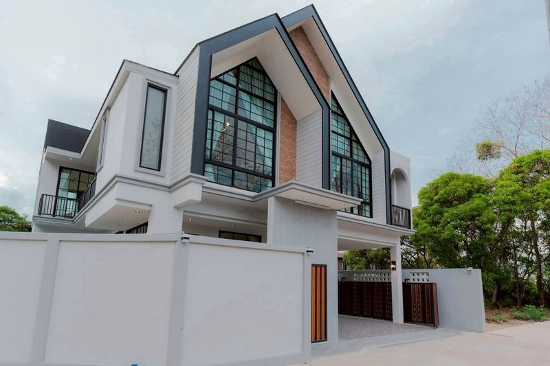 4 Bedroom Villa For Rent In Nong Chom, Chiang Mai