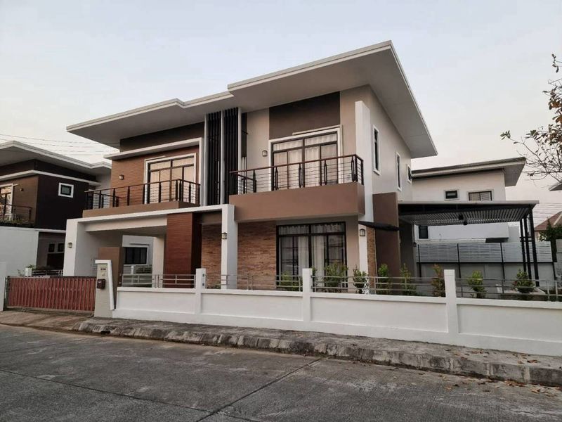 4 Bedroom House For Rent In San Phak Wan, Chiang Mai