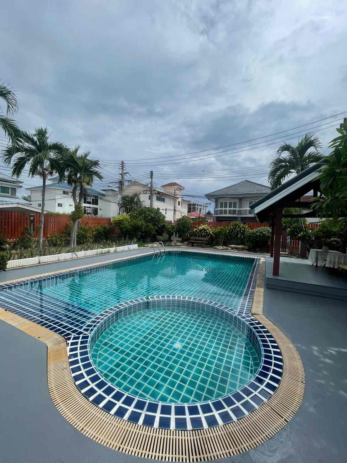 5 Bedroom Villa For Rent In Nong Prue, Chon Buri