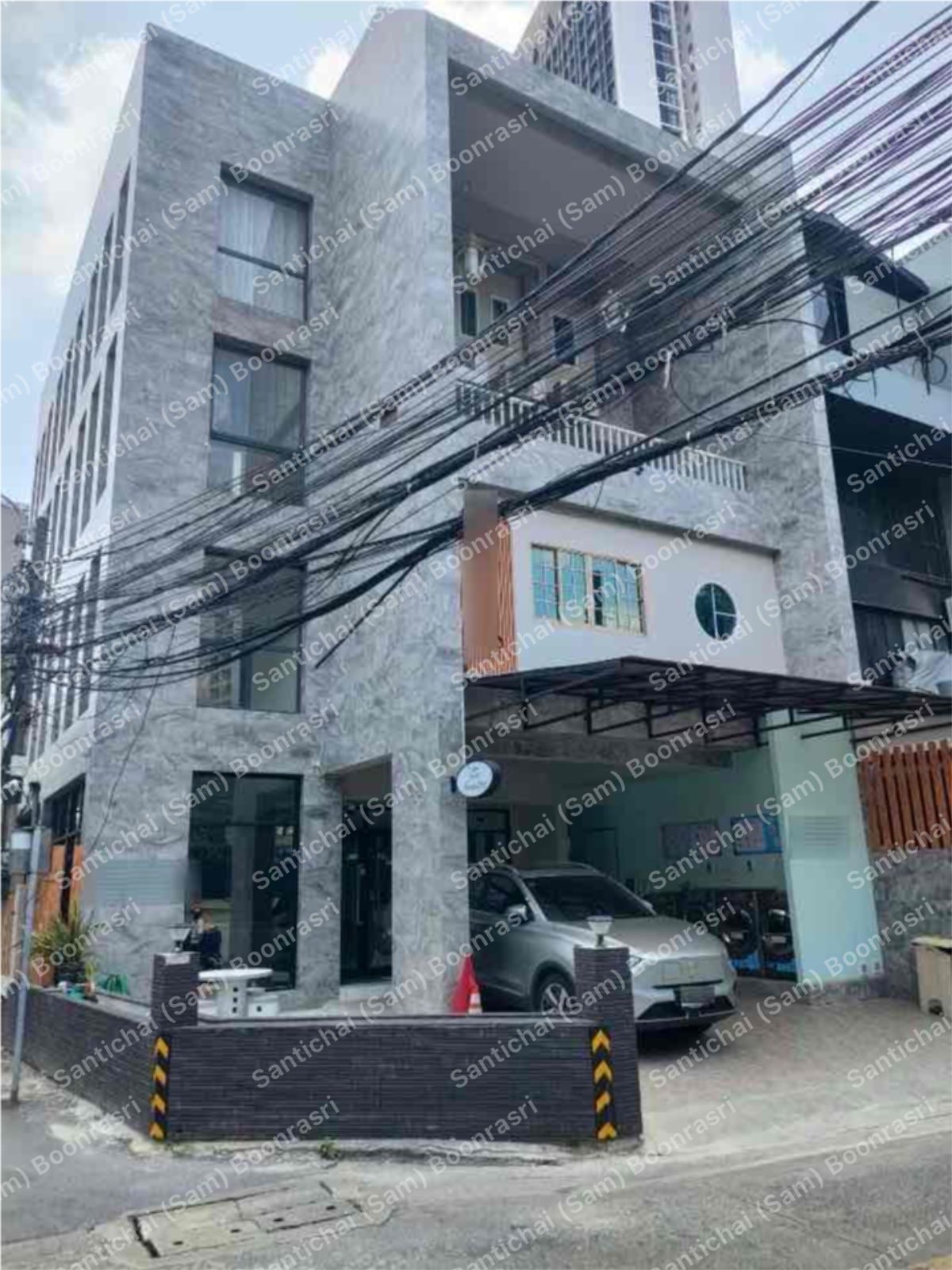 10 Bedrooms Shophouse for sale In Khlong Tan Nuea Bangkok