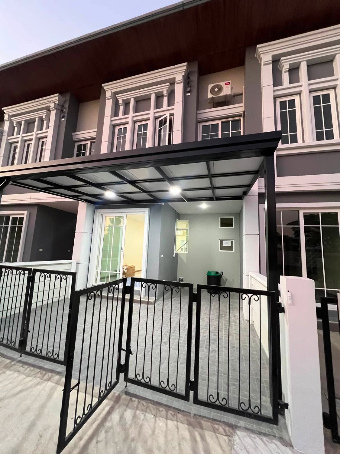 3 Bedroom Townhouse For Rent In Fa Ham, Chiang Mai