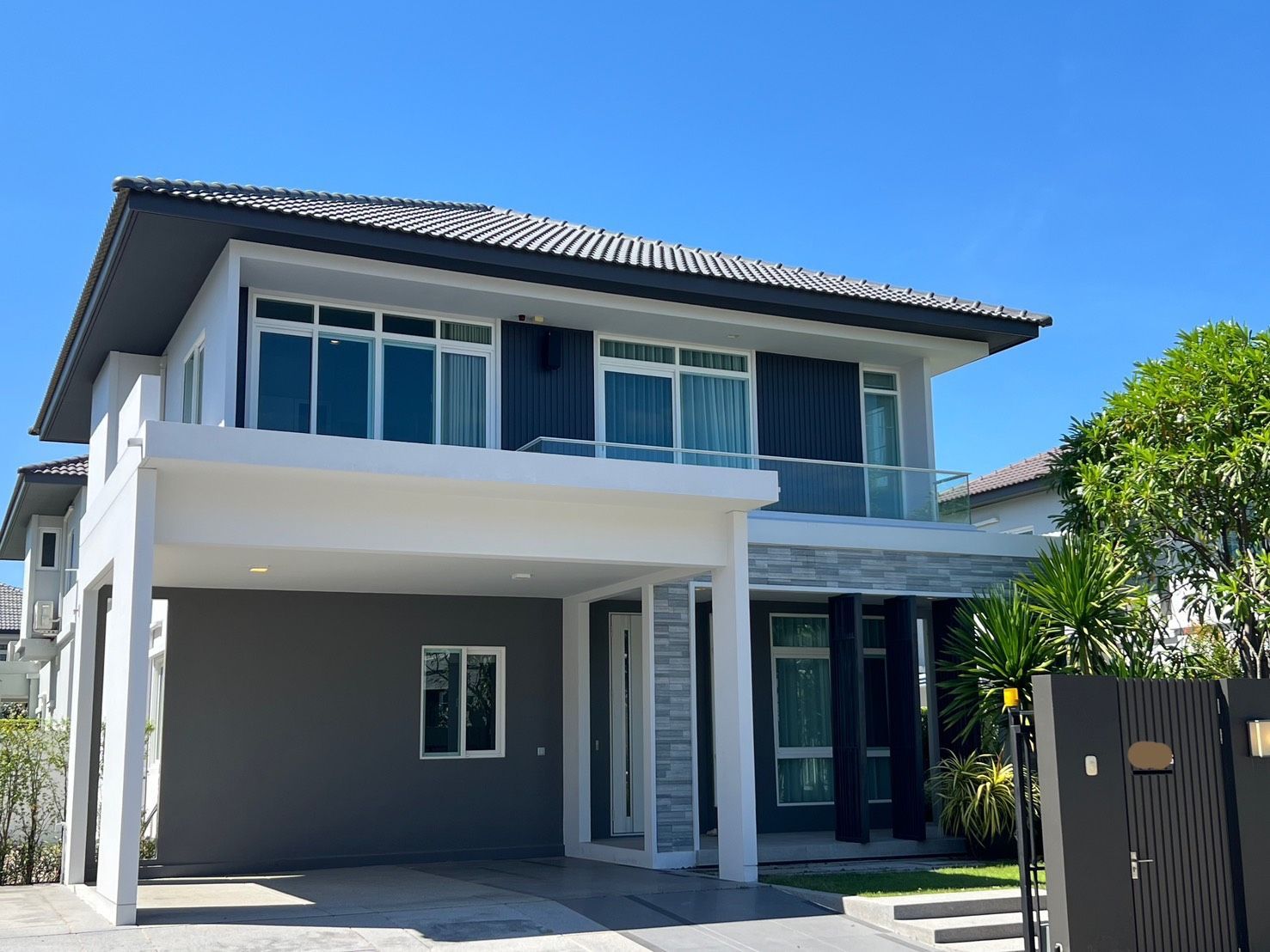 4 Bedroom House For Rent At Mantana Serene Lake Chiang Mai