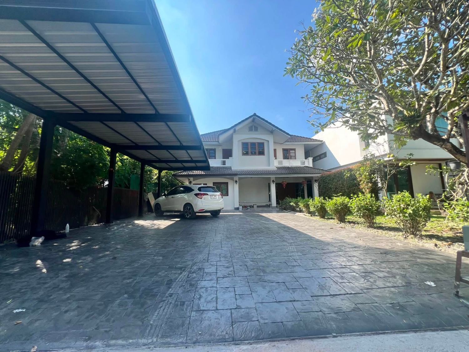 5 Bedroom House For Rent In Fa Ham, Chiang Mai