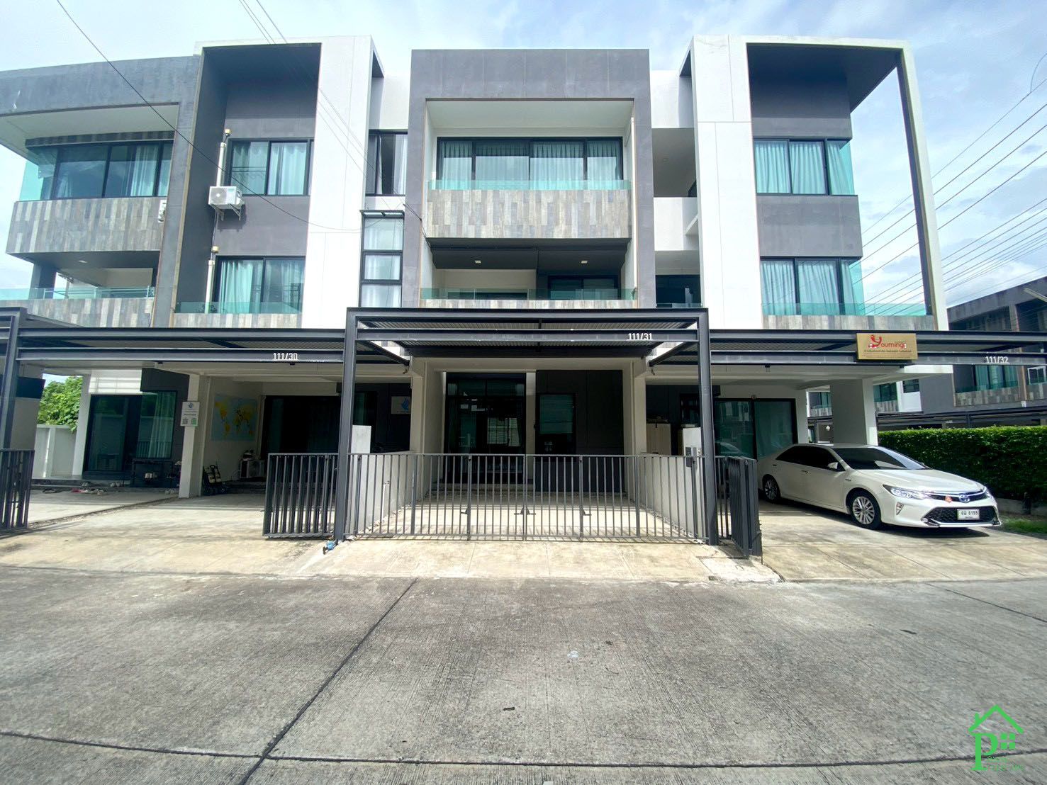 3 Bedroom Townhouse For Rent At Malada Maz