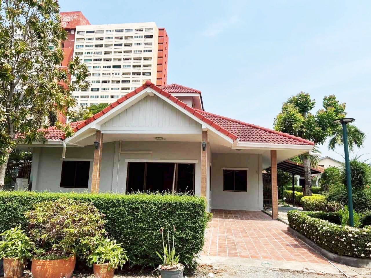 3 Bedroom House For Rent In Nong Prue, Chon Buri