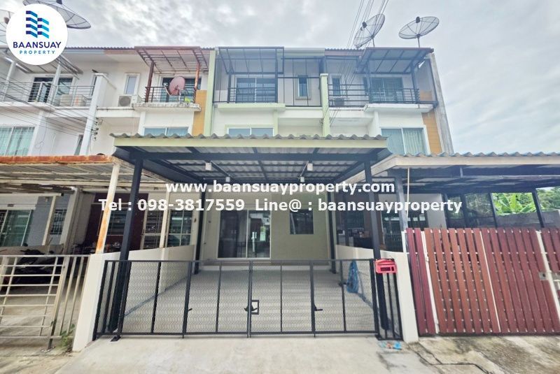 3 Bedroom Townhouse For Rent At Prachasuk Lake & Mall
