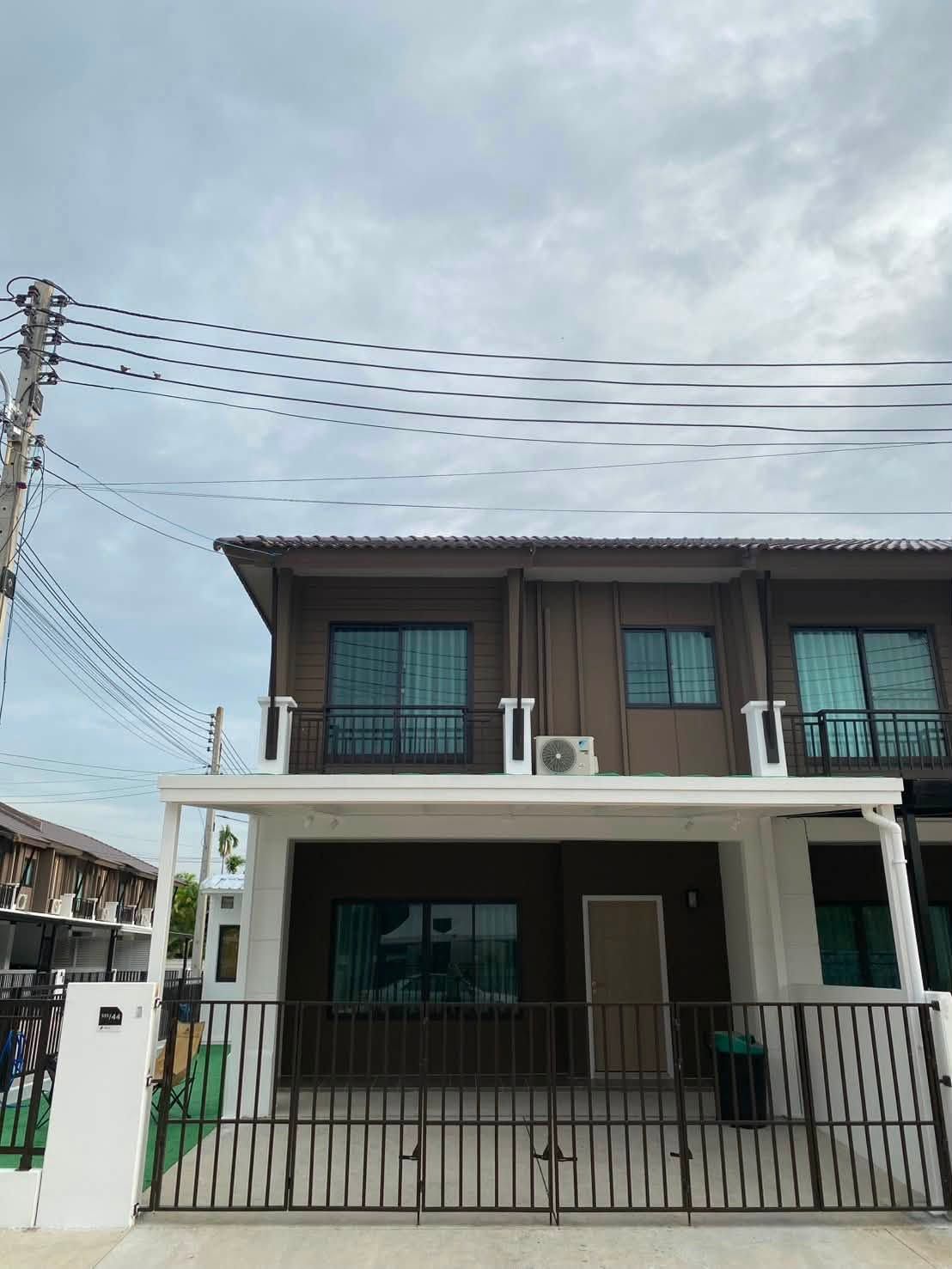 4 Bedroom Townhouse For Rent In Mae Hia, Chiang Mai