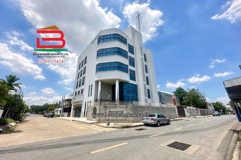 Office for sale In Lat Yao Bangkok