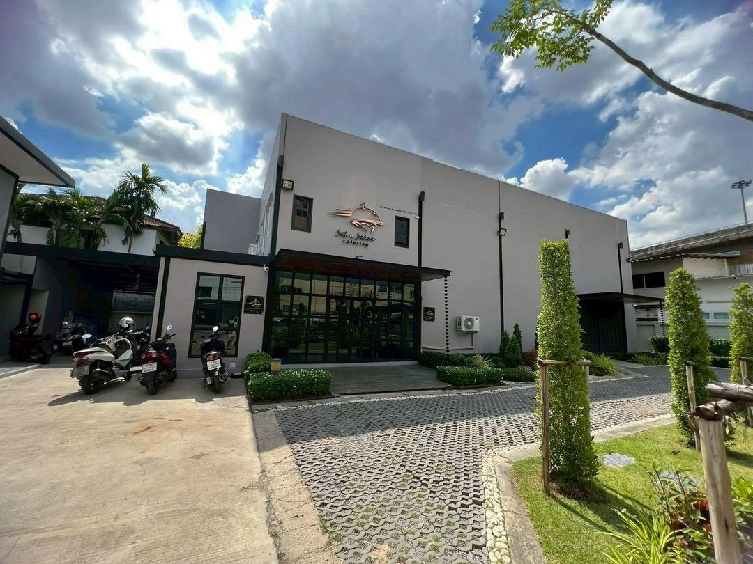 Shophouse for sale In Lat Phrao Bangkok