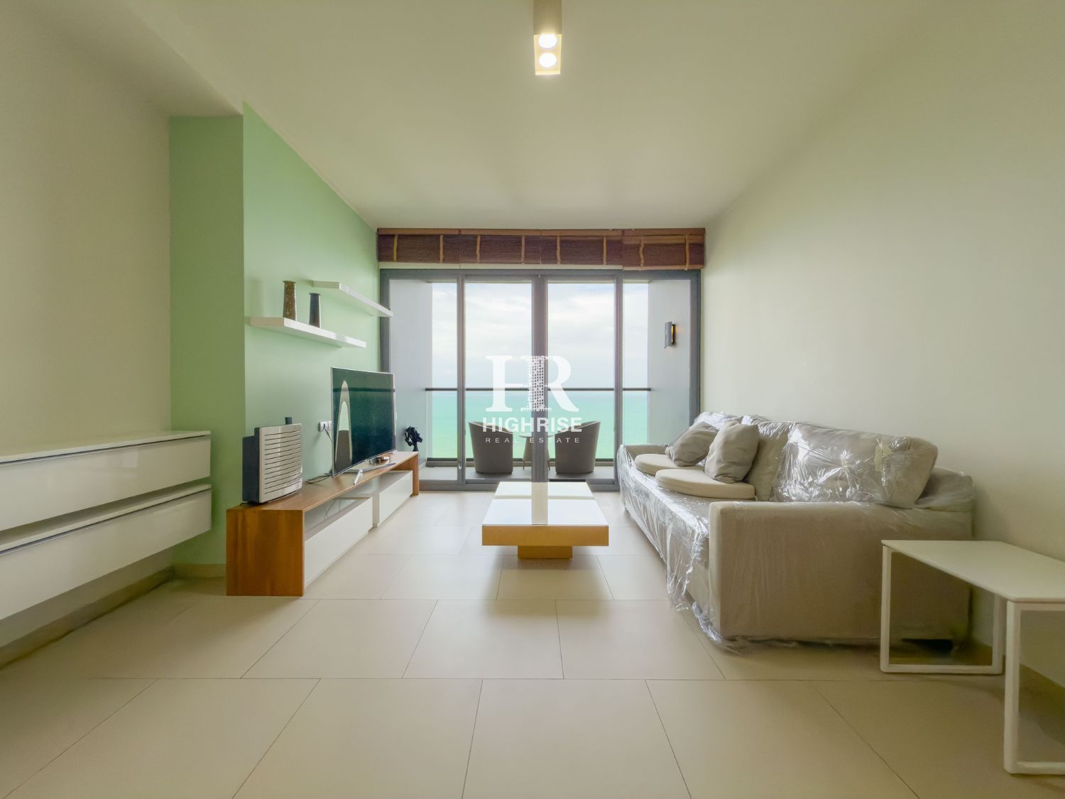 1 Bedroom Condo For Rent At Zire Wongamat