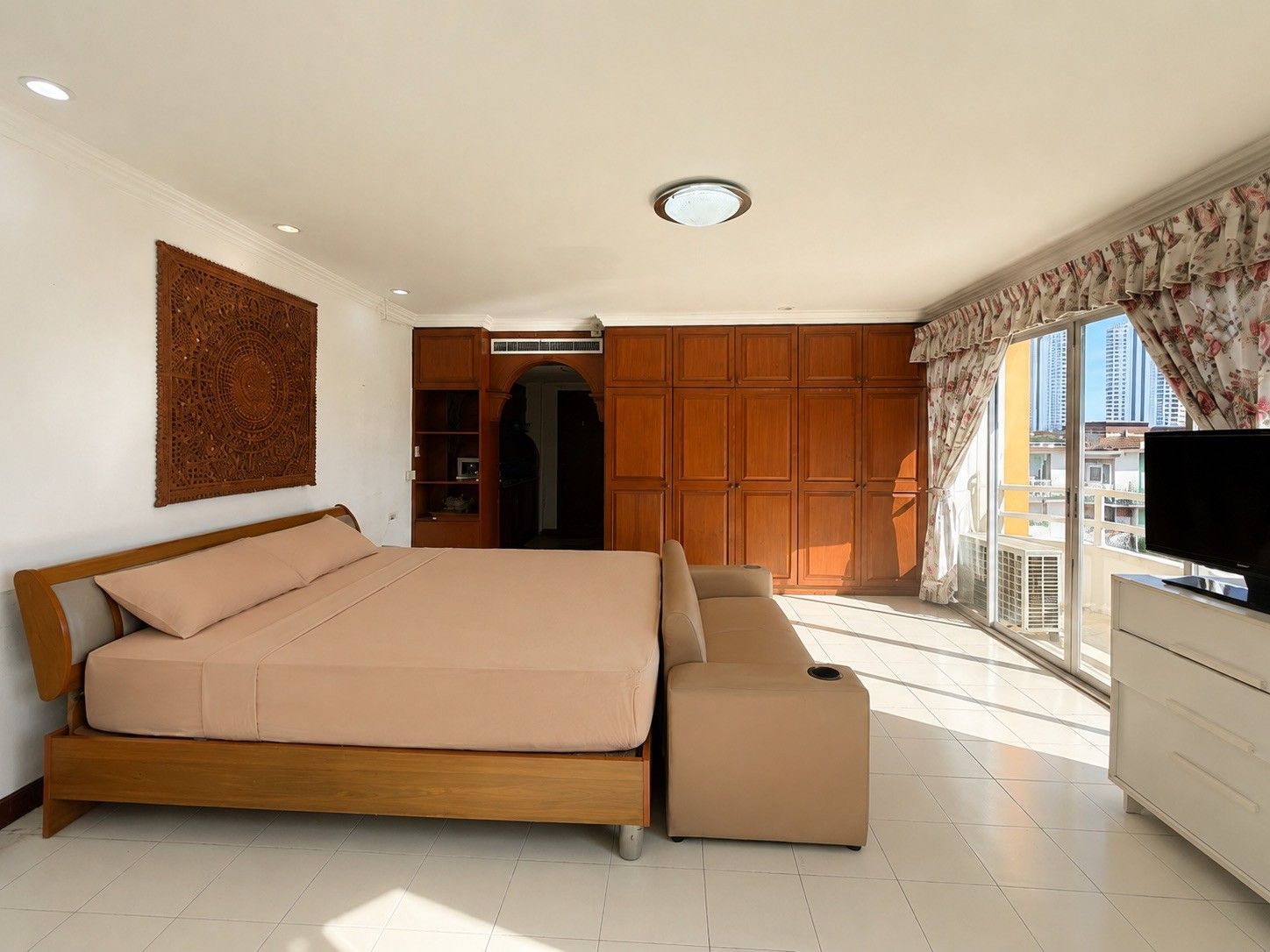Studio Condo For Rent At View Talay 1