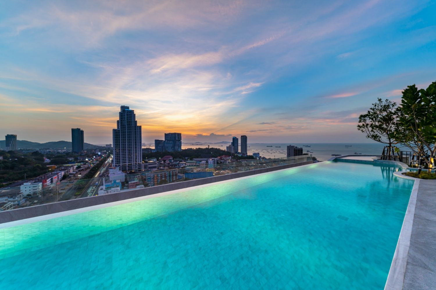 2 Bedroom Condo For Rent At The Hampton Sriracha