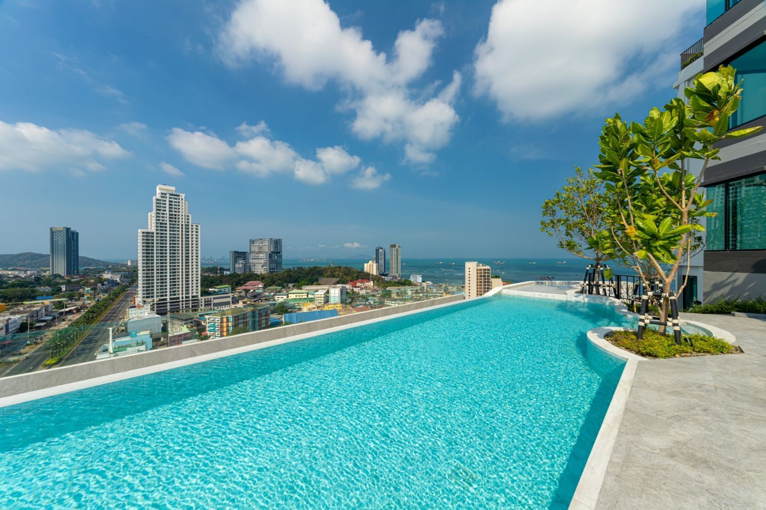 2 Bedroom Condo For Rent At The Hampton Sriracha