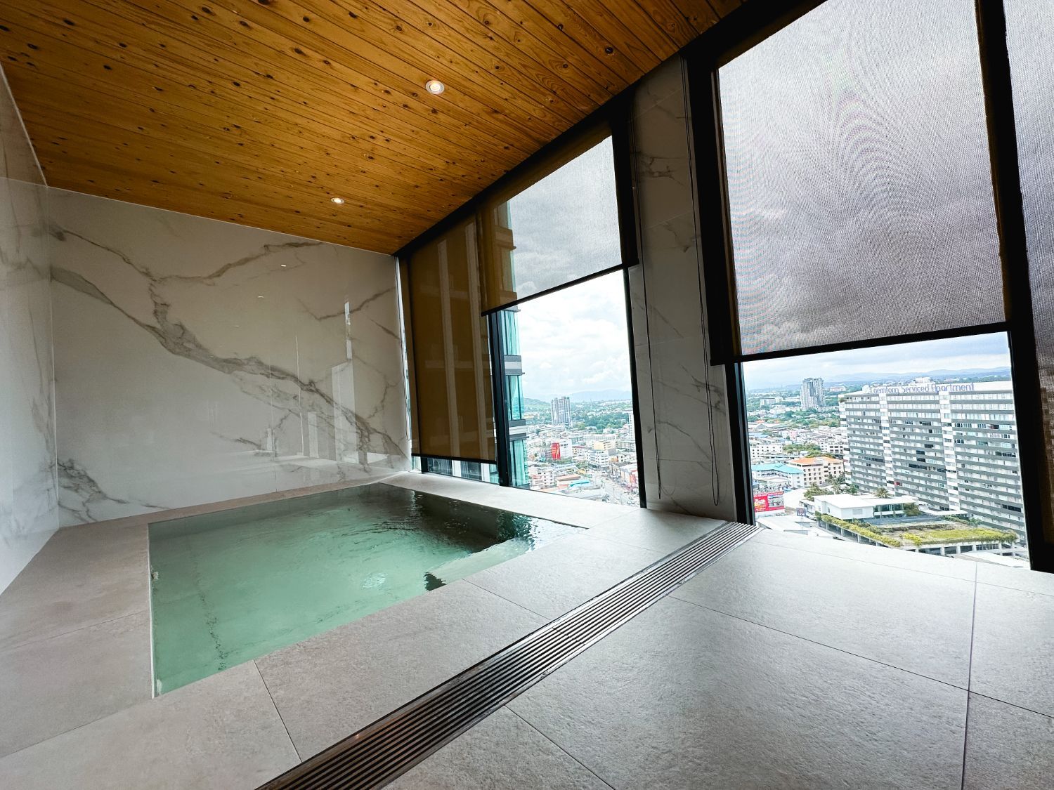 2 Bedroom Condo For Rent At The Hampton Sriracha