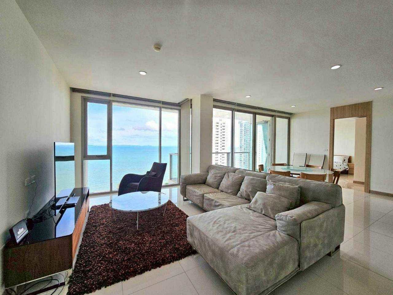 3 Bedrooms Condo for rent In The Riviera Wongamat Na Kluea Pattaya