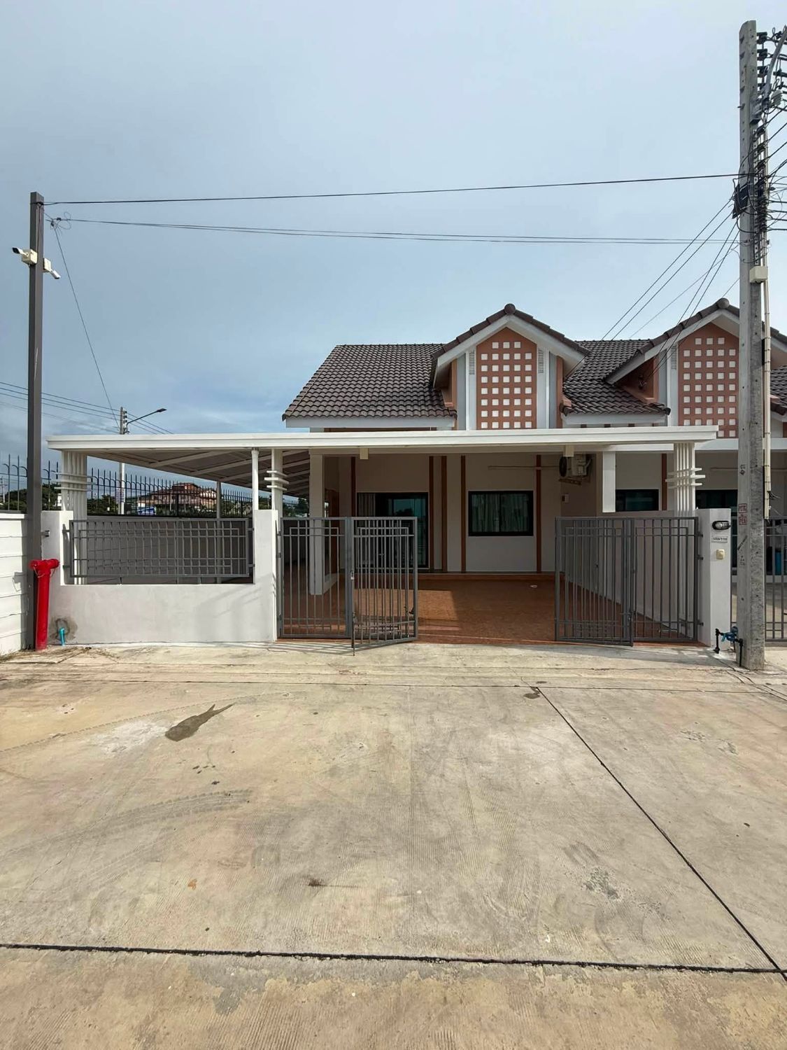 2 Bedroom House For Rent In Nong Prue, Chon Buri