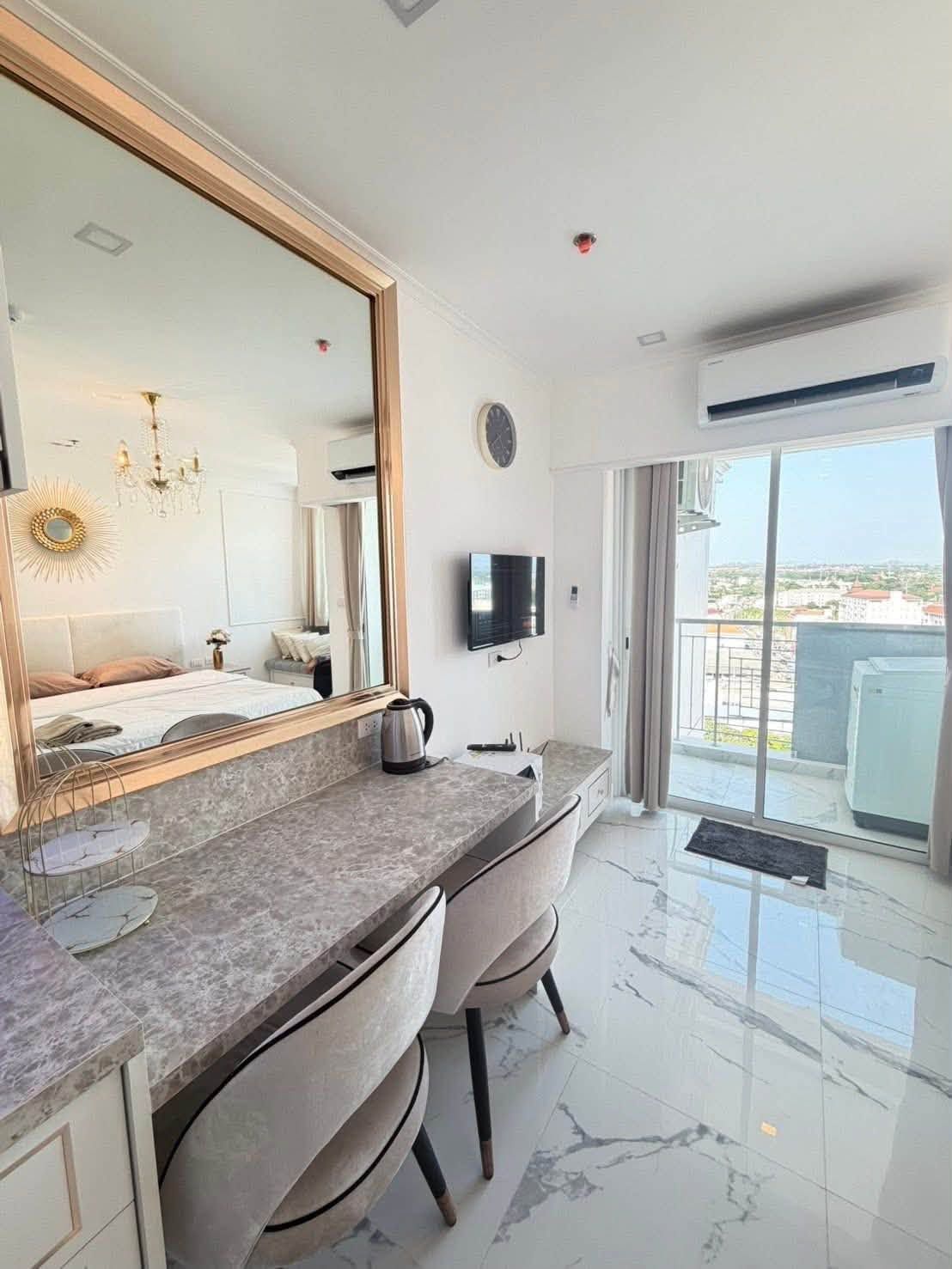 Condo For Rent At The Empire Tower
