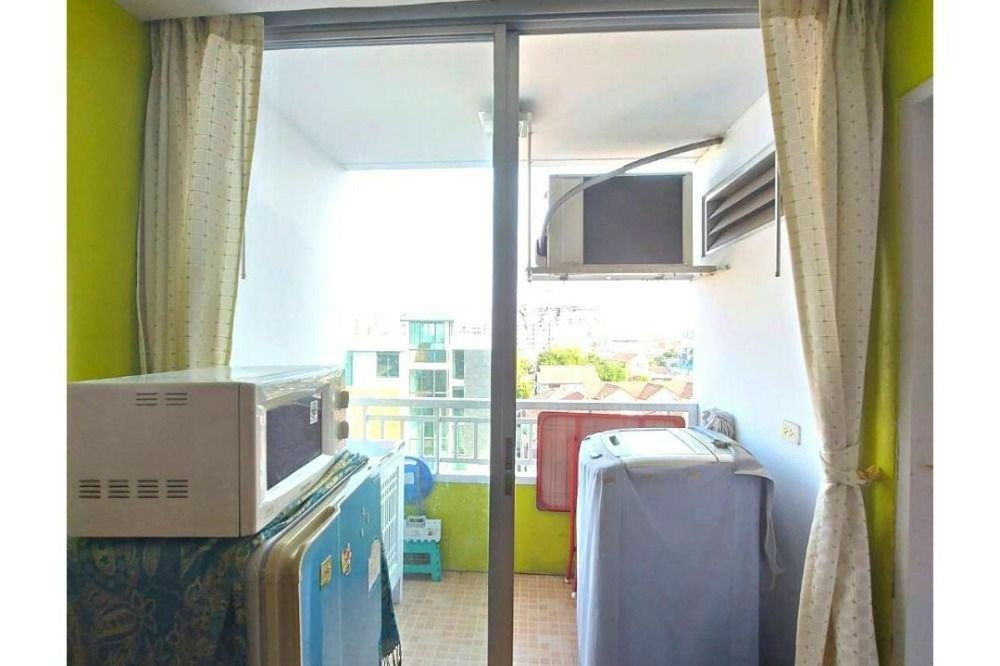 1 Bedroom Condo For Rent In Sam Sen Nok, Bangkok