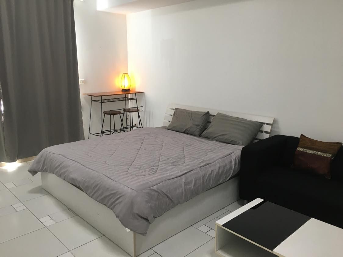 Studio Condo For Rent At Supalai River Place