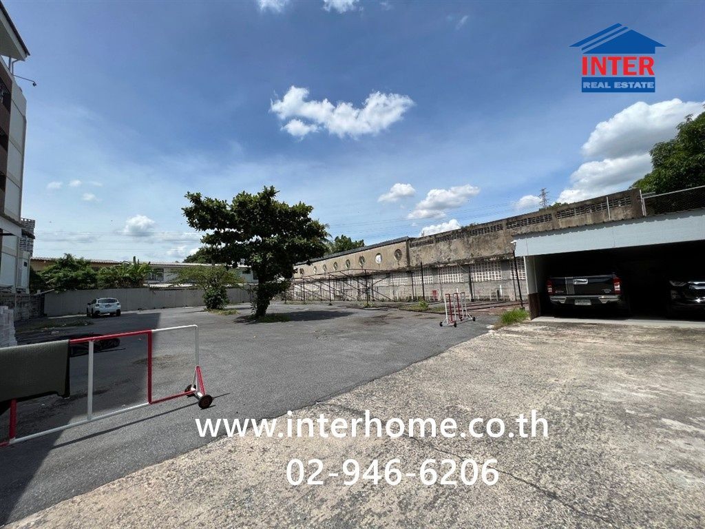 Land for rent In Chomphon Bangkok