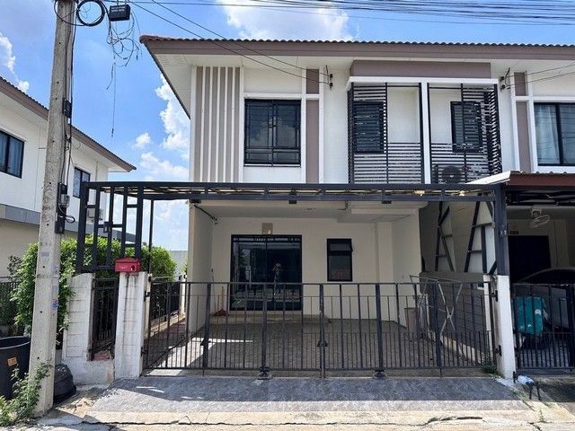 3 Bedroom House For Rent In Bueng Yi Tho, Pathum Thani