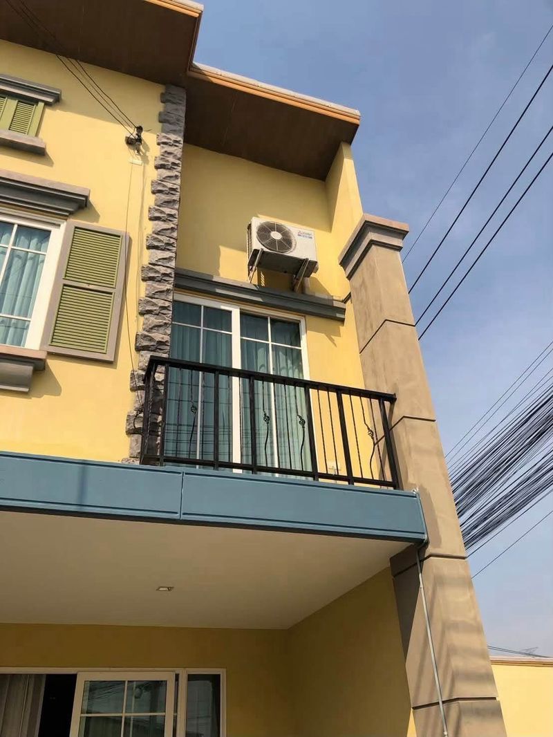 4 Bedroom Townhouse For Rent In Surasak, Chon Buri