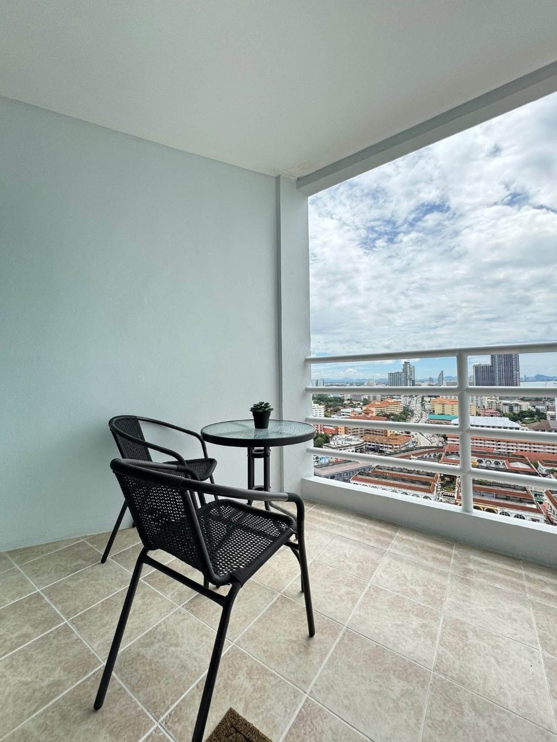 1 Bedroom Condo For Rent At View Talay 5