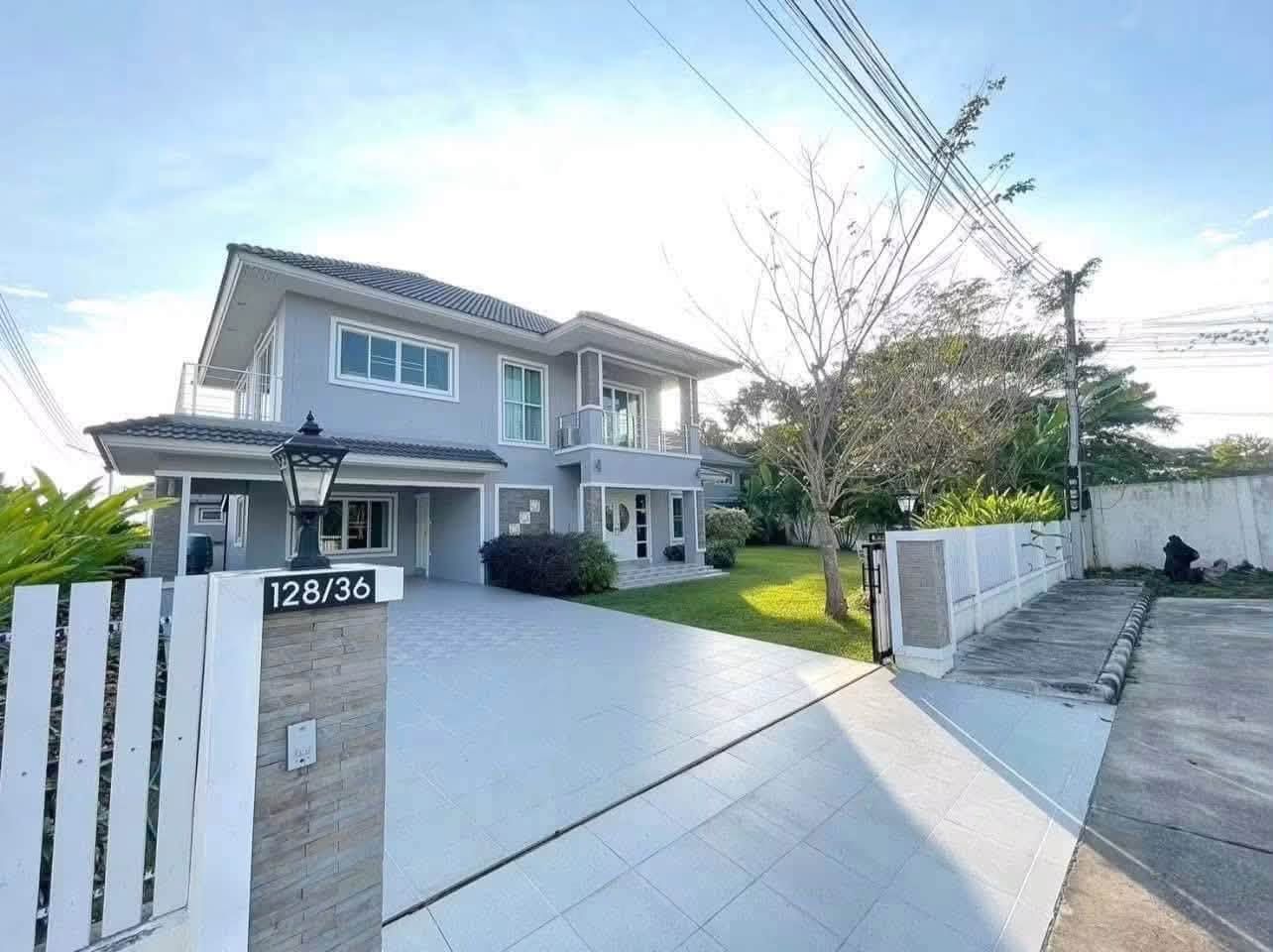 5 Bedroom House For Rent In Fa Ham, Chiang Mai
