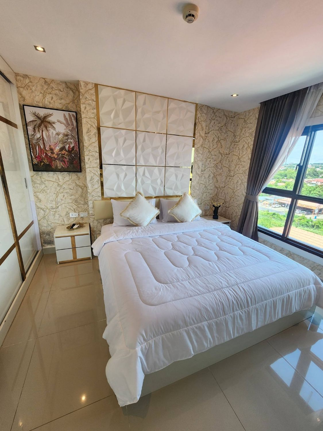 1 Bedroom Condo For Rent At The Blue Residence