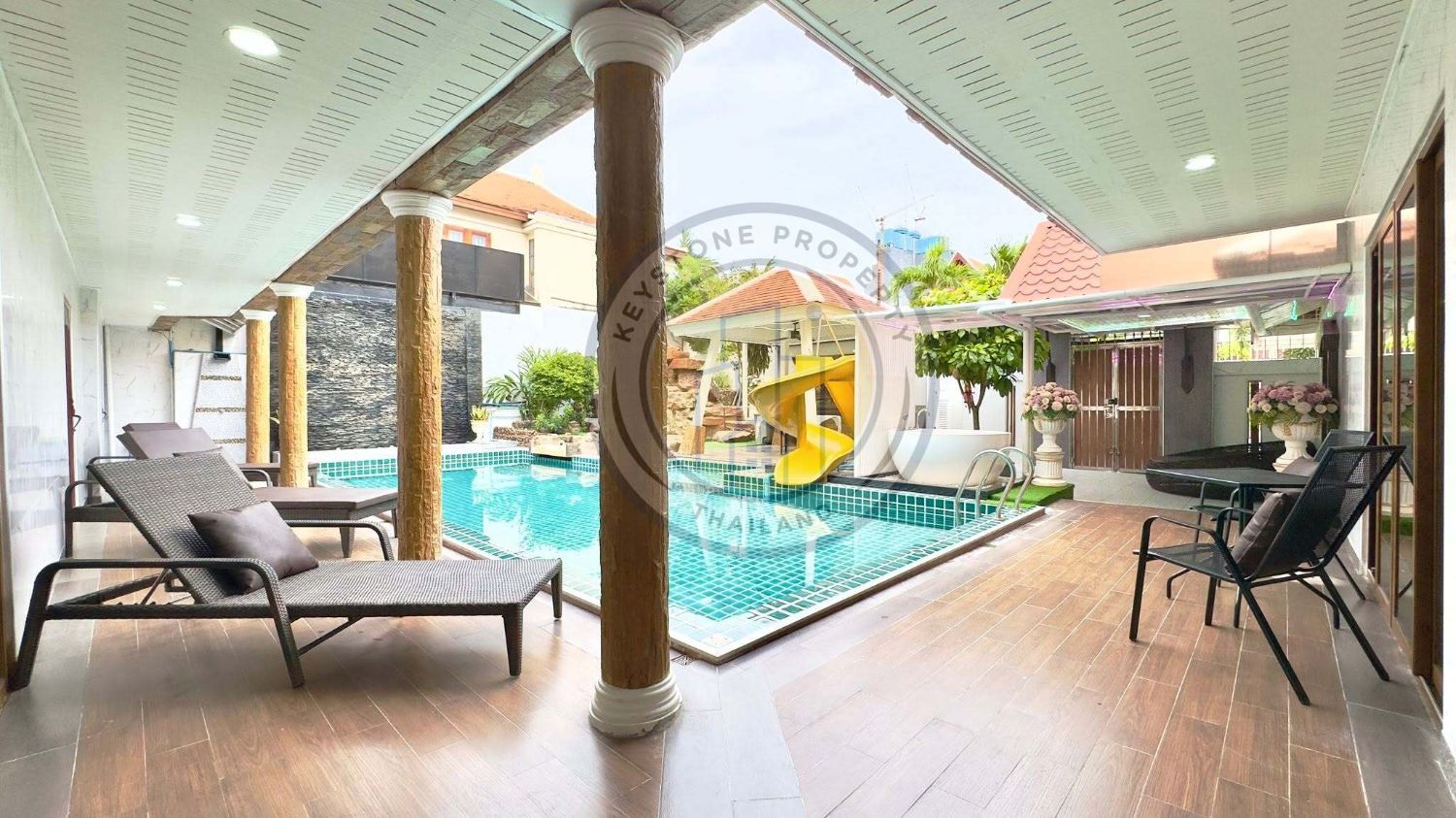 5 Bedrooms Villa for rent In Chateau Dale Thabali Condo Nong Prue Pattaya