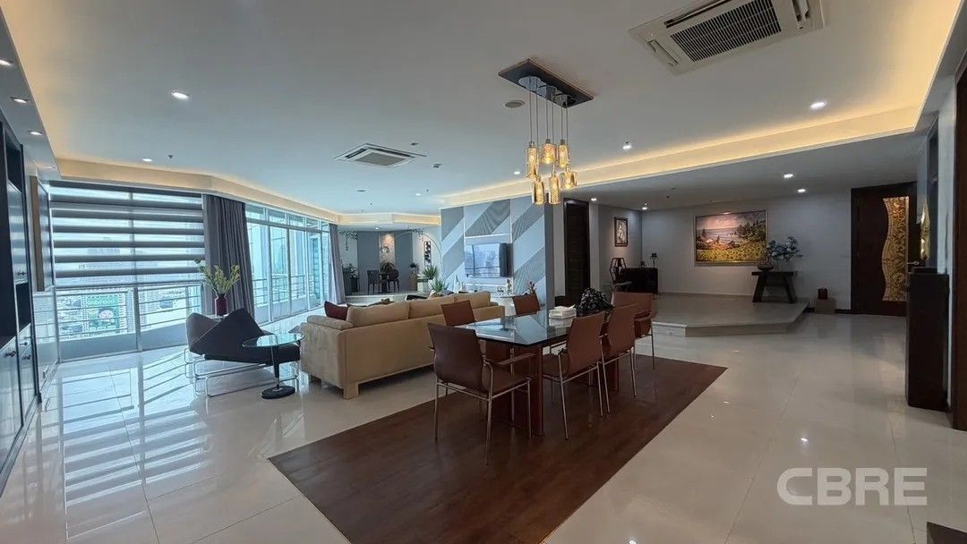 5 Bedrooms Condo for sale In Baan Sathorn Chaopraya Khlong Ton Sai Bangkok