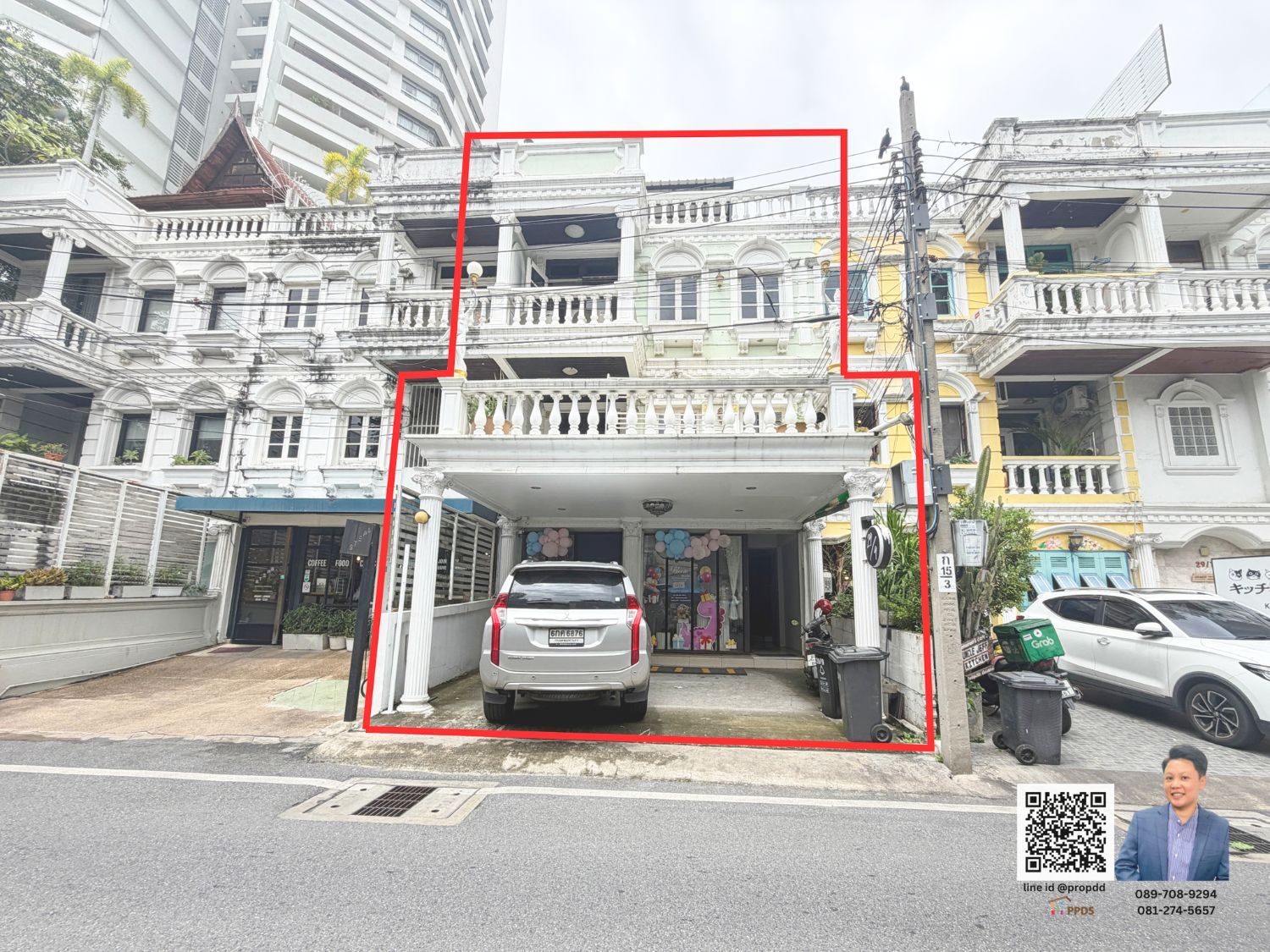 8 Bedrooms Shophouse for sale In Phra Khanong Nuea Bangkok