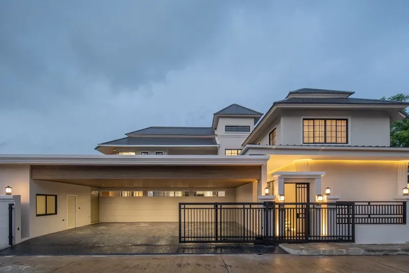 4 Bedrooms Villa for sale In San Phranet Chiang Mai