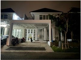 4 Bedroom House for sale in East Jawa, Lakarsantri, Surabaya, East Jawa