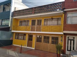 6 Habitación Casa en venta en Centro Comercial La Querencia, Bogotá, Bogotá