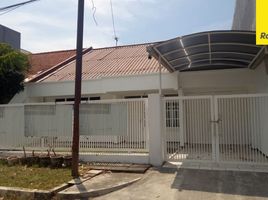 3 Bedroom House for sale in Dukuhpakis, Surabaya, Dukuhpakis