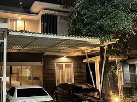 5 Kamar Rumah for sale in Lakarsantri, Surabaya, Lakarsantri