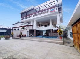 8 Bedroom House for sale in Crucita, Portoviejo, Crucita