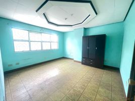  Apartment for sale in Libertad LRT-1, Pasay City, Pasay City