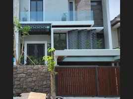 4 Bedroom House for sale in Lakarsantri, Surabaya, Lakarsantri