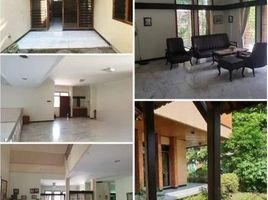 5 Bedroom House for sale in Dukuhpakis, Surabaya, Dukuhpakis