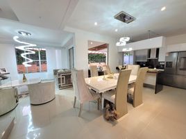 4 Habitación Villa en venta en Cali, Valle Del Cauca, Cali