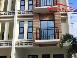 4 Bedroom House for sale in Valenzuela City, Northern District, Valenzuela City